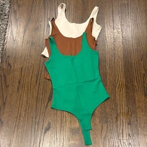 Freeme bodysuit bundle of 3 - Green, Brown and Cream size medium